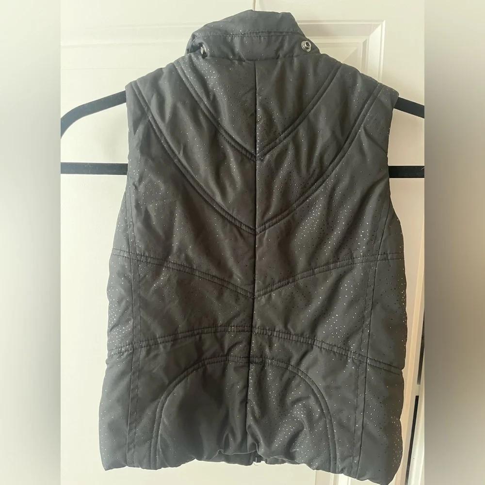 Kids coats and jackets   Girls puffer vest size 5-6  by the Place